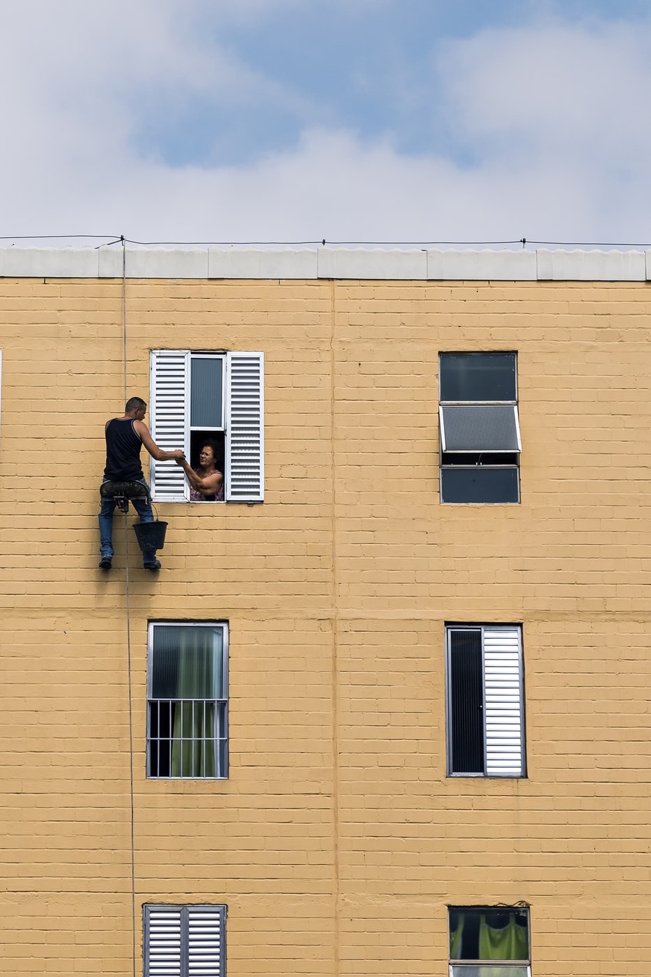 Window Cleaning - photo-1523408255168-75b935ec2bc3